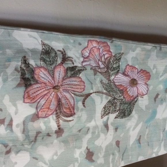 Gloria Vanderbilt Pants 18 Amanda Camouflage Embroidered Flowers Roll Cuff - Picture 2 of 13